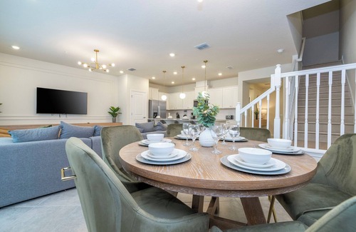 Four Corners House | Stunning 5BR Brand New Home at Windsor Cay Pool & BBQ Perfect for Families !