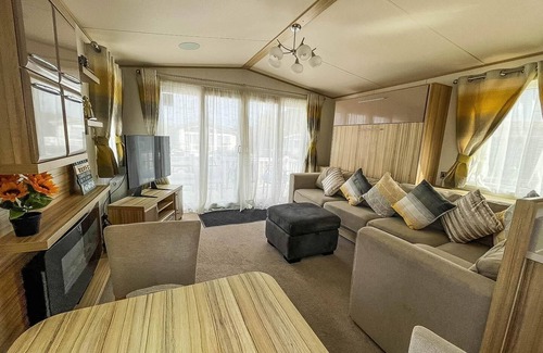 Great Yarmouth House | Stunning 6 berth caravan with decking at Cherry Tree Park in Norfolk ref 70802C