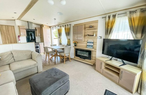 Great Yarmouth House | Stunning 6 berth caravan with decking at Cherry Tree Park in Norfolk ref 70802C