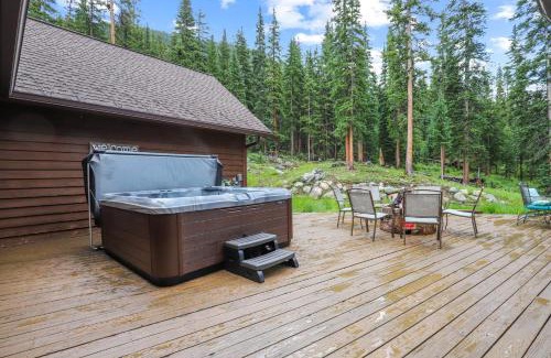 Blue River House | Stunning 6BR Lodge w Beautiful Mt Quandary Views