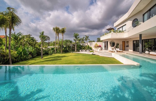 Umalas Villa | Stunning 6BR villa in an exclusive residence
