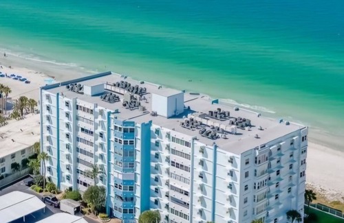 North Redington Beach Condo | Stunning 7th Floor Gulf-Front Corner Condo with Panoramic Views Redington Shores