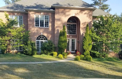 North Carolina Mountains House | Stunning 8 Bedroom, 15 min from Pinehurst Golf No. 2!!!