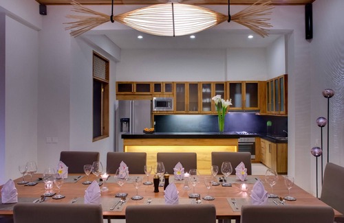 Laksmana Villa | Stunning 9BR Villa Located In Seminyak - Beautiful Garden & Swimming Pool!