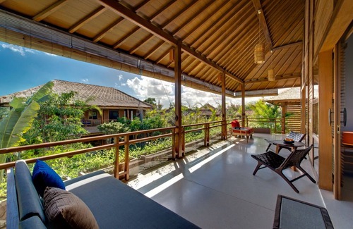 Laksmana Villa | Stunning 9BR Villa Located In Seminyak - Beautiful Garden & Swimming Pool!