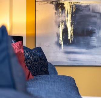 Pinxton Apartment | Stunning and Bright 3-bed Home in Nottingham by Renzo, Free Parking, Next to M1!