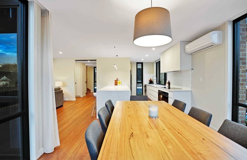 Launceston CBD House | Stunning Apartment in the CBD with Parking & WiFi