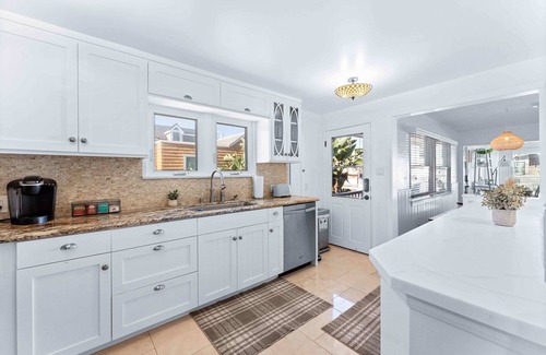 West Newport House | Stunning BayVIEW Home w/Epic Waterfront Views!