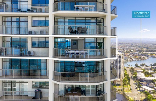 Surfers Paradise Apartment | Stunning beachfront sub penthouse