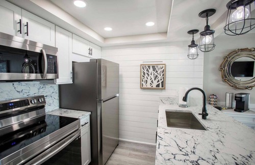 Hutchinson Island South Condo | ☀️🌴Stunning Beachfront Condo 🌊🏖️