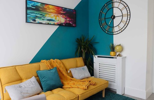 Barnehurst Apartment | Stunning beautiful 3 bed massiontte 3mins to Barnhurst Station