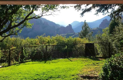 Cheyenne Canyon House | Stunning Cañon Retreat, Views from back porch!