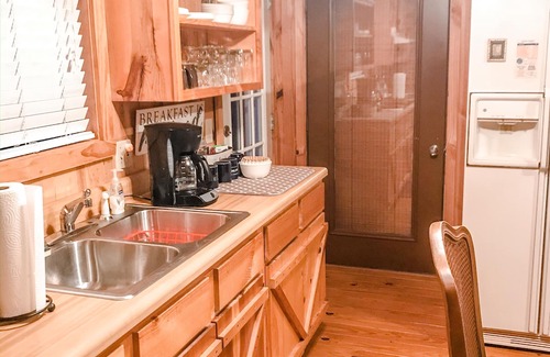 Mountain View Cabin | Stunning Cabin. On a Mountain Ridge! Perfect vacation getaway for all ages!