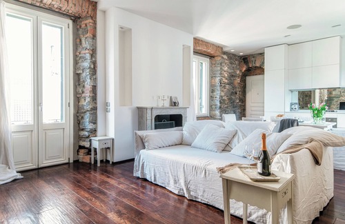 Como Apartment | Stunning Central Como apt by JOIVY