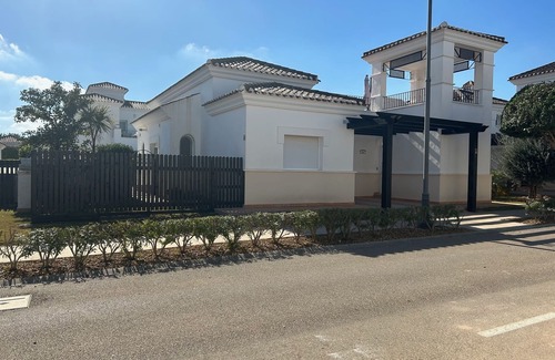 Roldan Villa | Stunning Central South Facing Villa Bungalow, jacuzzi pool with optional heating