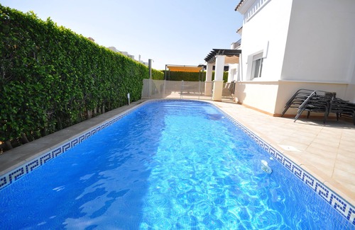 Roldan Villa | Stunning Central South Facing Villa Bungalow, jacuzzi pool with optional heating