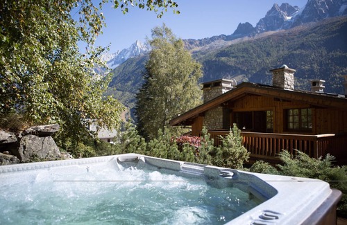 Chamonix City Centre Ski Chalet | Stunning chalet with best views of Mont Blanc, large garden, hot tub, sauna,