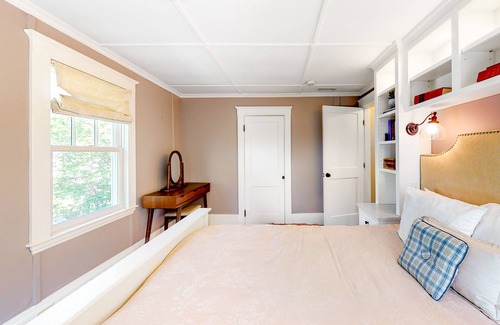 Rockport House | Stunning classic home with central AC, WiFi, outdoor patio, W/D, & full kitchen