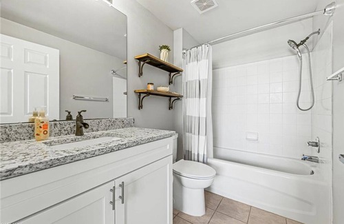 Iona Condo | Stunning Condo 15 minutes from Ft. Myers & Sanibel beach