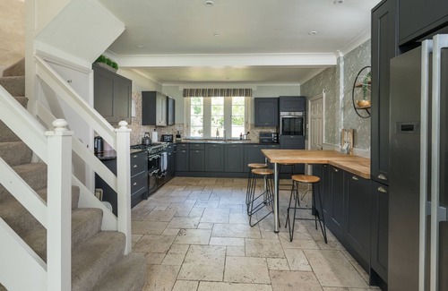 Bathford House | Stunning country house for up to 22 people with HOT TUBS!