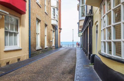 Cromer House | Stunning Cromer beach house with sea views
