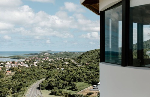 Christiansted Villa | Stunning, designer, villa with water views of Christiansted & resort access