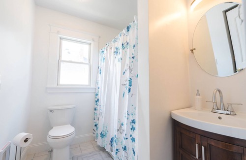 Oakdale Apartment | Stunning Entire Three Units Apts (USM AREA)
