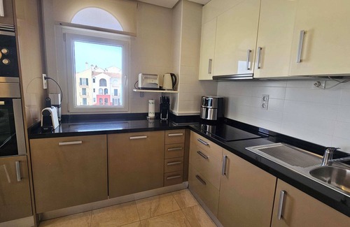 Roldan Apartment | Stunning and stylish 1 bed apartment TR231LT