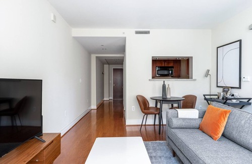 Foggy Bottom Apartment | Stunning Foggy Bottom 1BR w/Gym, walk to GWU, Metro, by Blueground