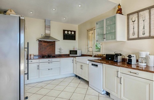 Pianotolli-Caldarello Villa | Stunning private villa for 10 people with private pool, A/C, WIFI, TV, terrace and parking