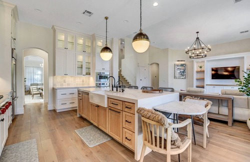 Queensridge House | Stunning, Gated, Chef's Kitchen, Downstair's Master Suite