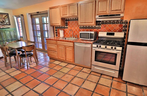 Miramonte House | Stunning Haceinda Style in the Heart of Tucson with Pool and Guest House