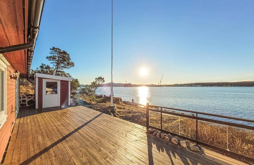 Fjell House | Stunning home in ågotnes with kitchen