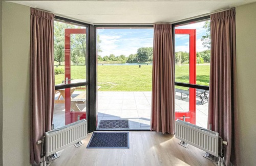 Ewijk House | Stunning home in Ewijk with kitchen