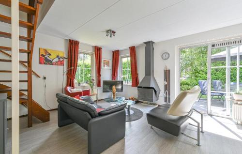 Exloo House | Stunning Home In Exloo With Wifi