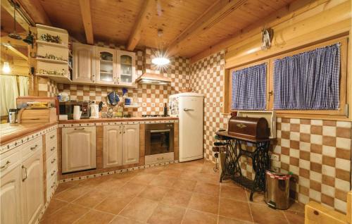 Krasic House | Stunning Home In Krasic With Sauna