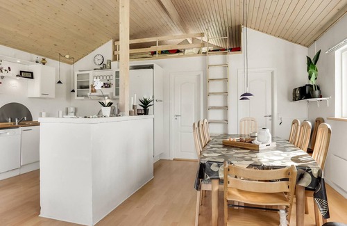 Trend House | Stunning home in Løgstør with WiFi