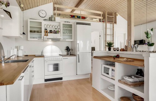 Trend House | Stunning home in Løgstør with WiFi