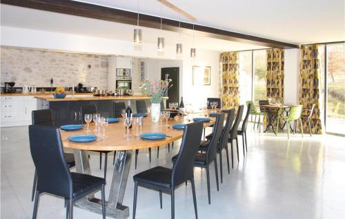 La Touche House | Stunning Home In La Touche With Wifi