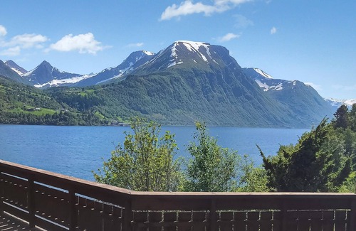 Volda House | Stunning home in Lauvstad with house sea view