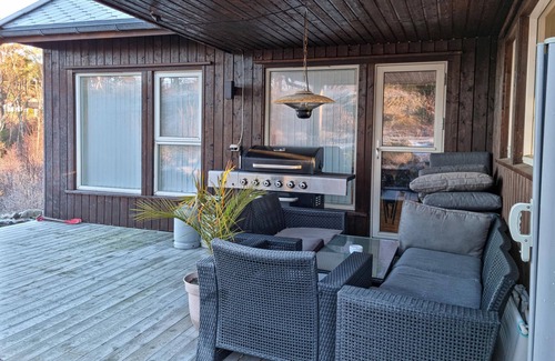 Lyngdal House | Stunning home in Lyngdal with WiFi