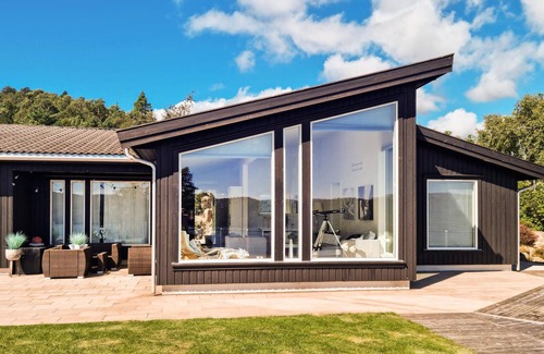 Lyngdal House | Stunning home in Lyngdal