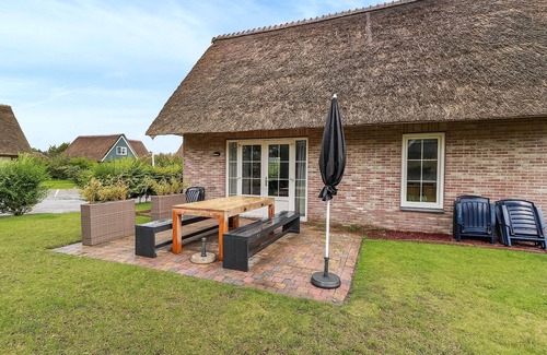 Makkum House | Stunning home in Makkum with WiFi