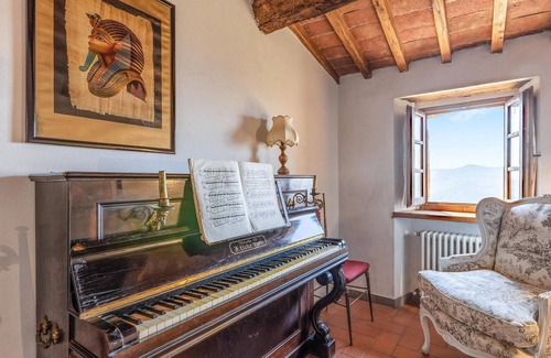 Mazzolla House | Stunning home in Mazzolla with WiFi