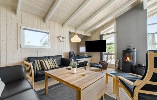 Klegod Strand House | Stunning Home In Ringkøbing With Sauna