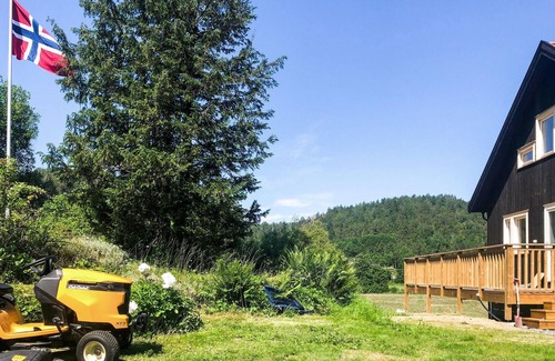 Songe House | Stunning home in Songe with WiFi