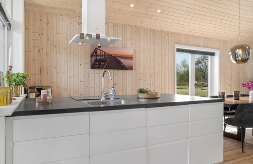 Bøtø By House | Stunning home in Væggerløse with WiFi