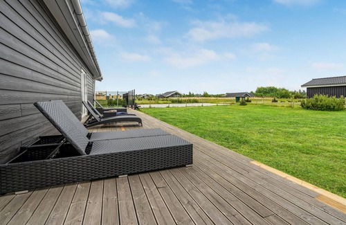 Bøtø By House | Stunning home in Væggerløse with WiFi