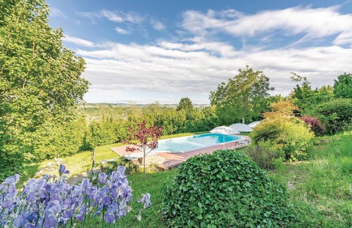 Lequio Tanaro House | Stunning home in Lequio Tanaro (CN)