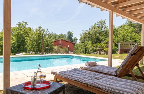 Terranuova Bracciolini Villa | Stunning private villa with WIFI, A/C, private pool, hot tub, TV, patio and pets allowed